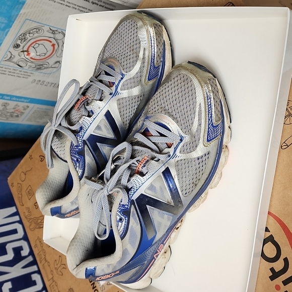 New Balance 1080 v5 - Picture 1 of 5